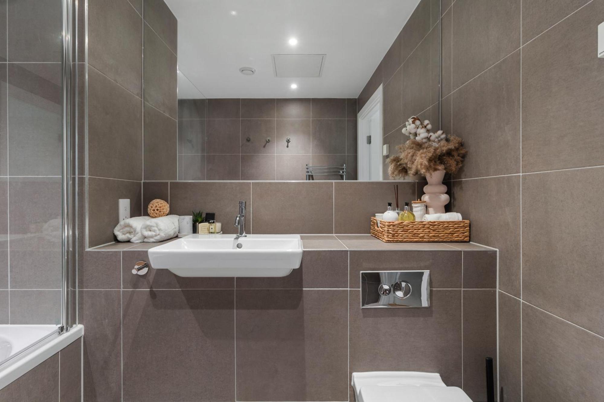 1 Bed With Balcony In Maida Vale, Kilburn - Couples, Corporate Professionals' * Londra