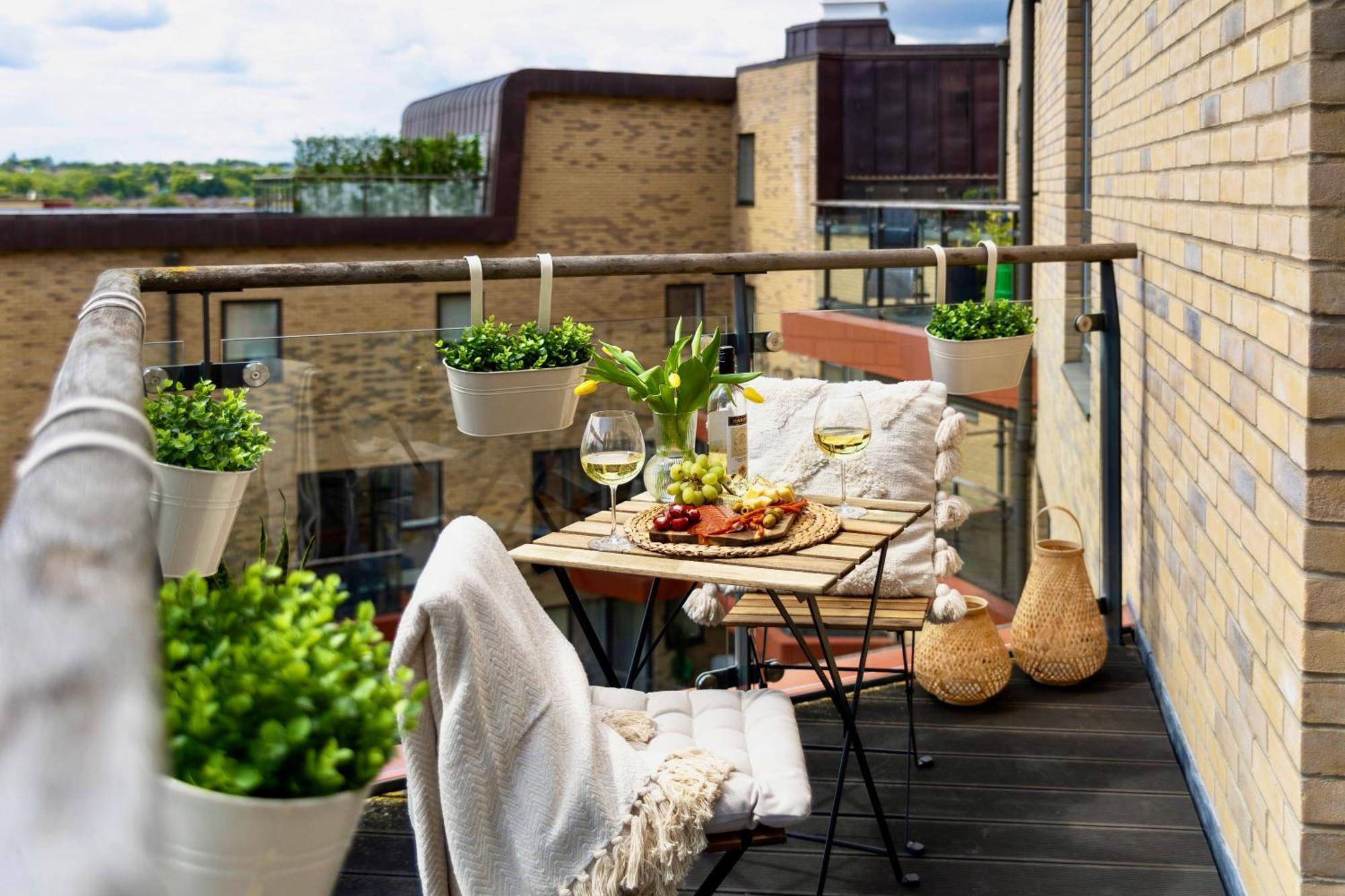 1 Bed With Balcony In Maida Vale, Kilburn - Couples, Corporate Professionals' Londra